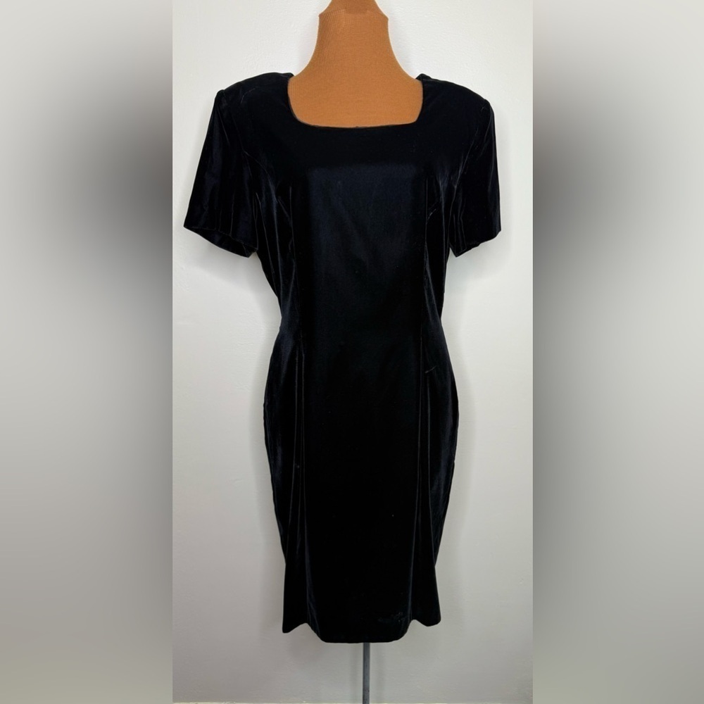 Maggy London Velvet Vintage Dress Short Sleeves Square Neck Size 12